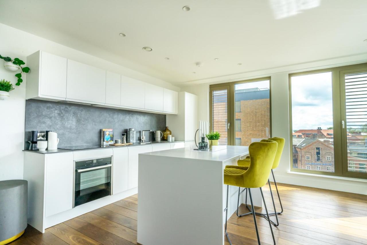 Skyview Retreat @ Ryedale House Appartement York Buitenkant foto
